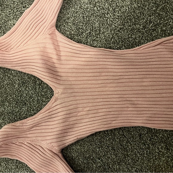 V-Neck Long Sleeve Fitted Maternity Maxi Dress - Picture 6 of 7